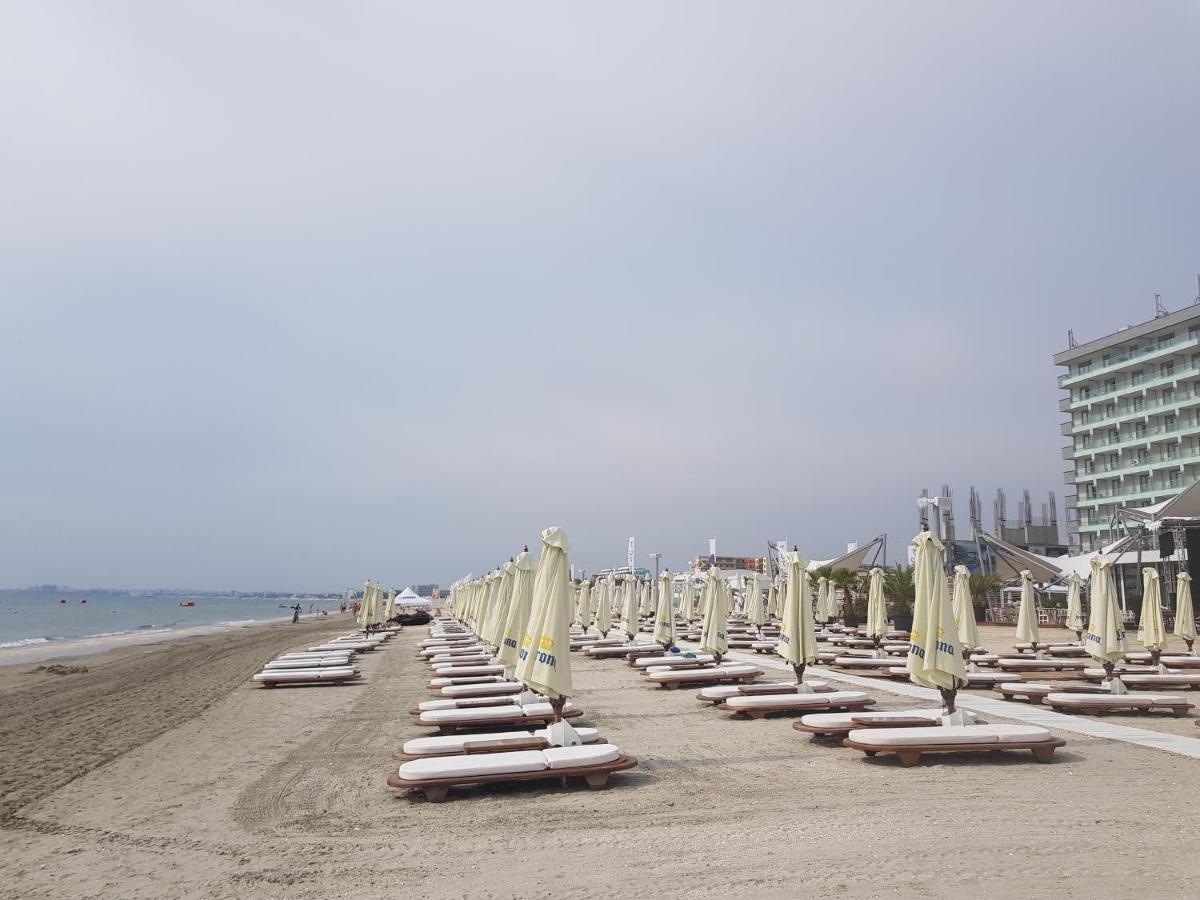911 Cazare Mamaia Buitenkant foto
